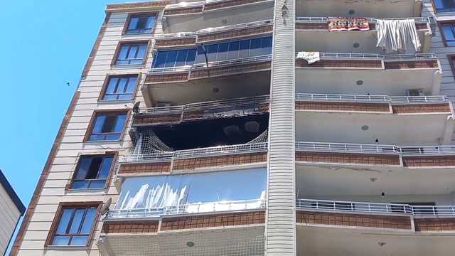Evin çocuk odasında çıkan yangında 1 kişi dumandan etkilendi