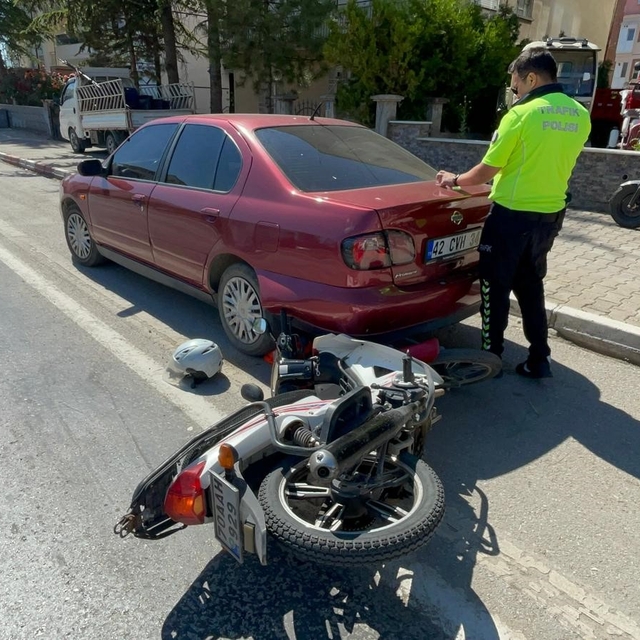 Motosiklet sürücüsünün ölümden döndüğü kaza anı kameraya yansıdı