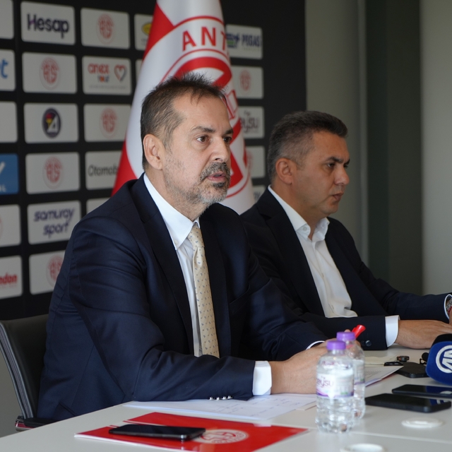 Antalyaspor'da seçim kararı
Antalyaspor A.Ş. Başkanı Rıza Perçin:
"FIFA'dan...
