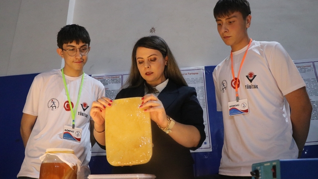 Liselilerin kombucha mantarından elde ettiği biyomateryal yanık tedavisinde kullanılabilecek
Yanık tedavisine katkı sağlayacak vegan deri
60 günde doğaya karışan vegan deri ürettiler