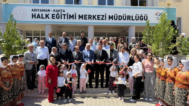 Kahta'da "Hayat Boyu Öğrenme Haftası" kapsamında sergisi açılış düzenlendi