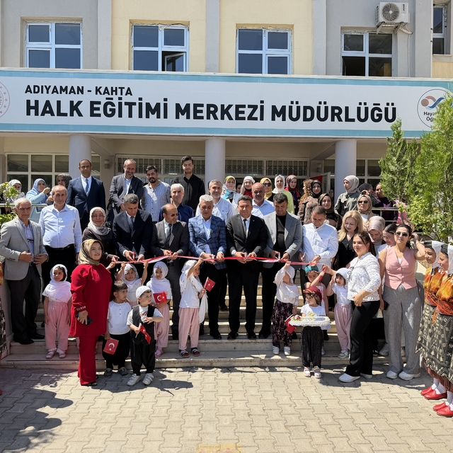 Kahta'da "Hayat Boyu Öğrenme Haftası" kapsamında sergisi açılış düzenlendi