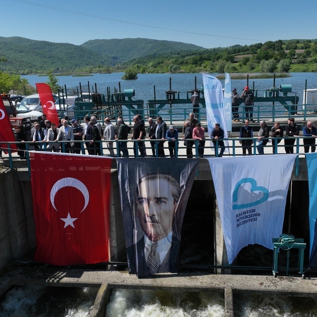 Başkan Akın'dan çiftçiye destek
Manyas Ovası'nda 2026 sulama sezonu hazırlı...