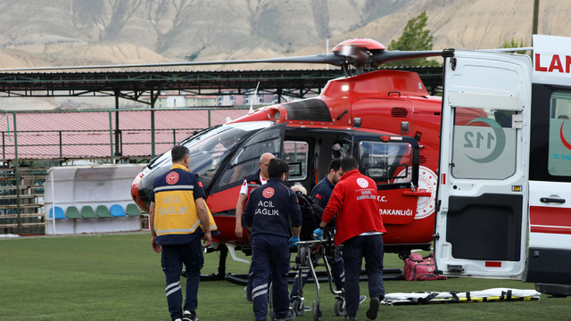Malatya'da kalp krizi geçiren hasta ambulans helikopterle hastaneye ulaştırıldı