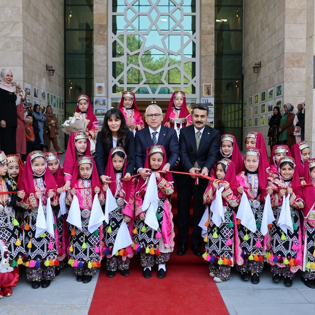 Sivas'ta hayat boyu öğrenme sergisi açıldı
