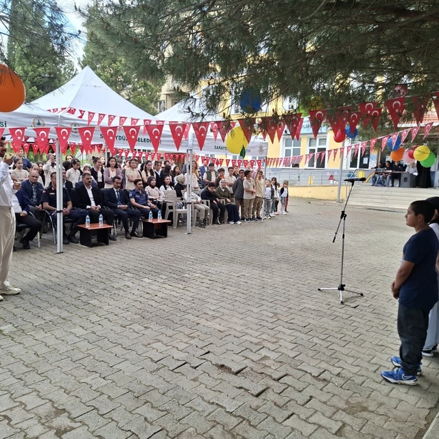 Saraydüzü'nde öğrencilerce "Nostalji Konseri" düzenlendi