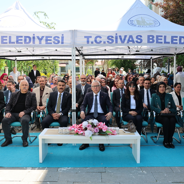 Sivas'ta "Hayat Boyu Öğrenme Haftası" kapsamında sergi açıldı