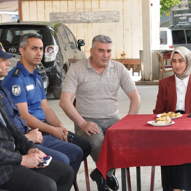 Gümüşhacıköy Kaymakamı Güneş, mahalle sakinleriyle buluştu