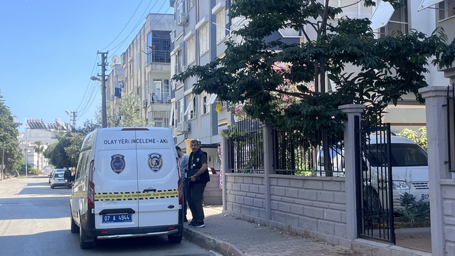 Antalya'da 34 yaşındaki genç evinde ölü bulundu
