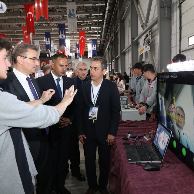 Erzurum'da "Maarifin kalbinde marifetli gençlik" mesleki ve teknik eğitim f...