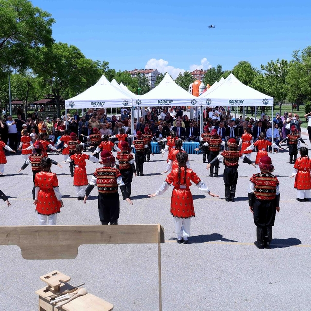 Karatay'da Halk Oyunları Şenliği düzenlendi