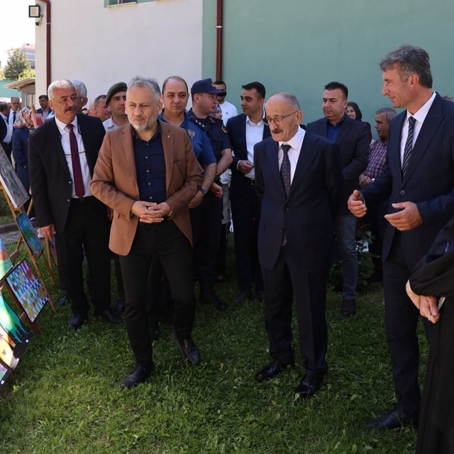 Beyşehir'de yıl sonu sergisi açıldı