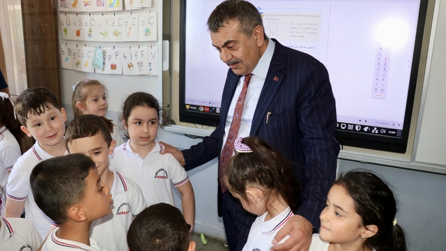 Milli Eğitim Bakanı Tekin, Giresun'da ziyaretlerde bulundu