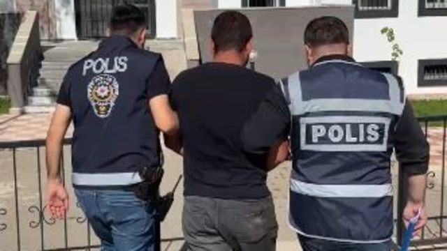 Firari hükümlü Sivas'ta yakayı ele verdi