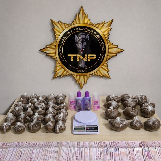 Tokat'ta zehir tacirlerine darbe: 2,9 kilo uyuşturucu ele geçirildi