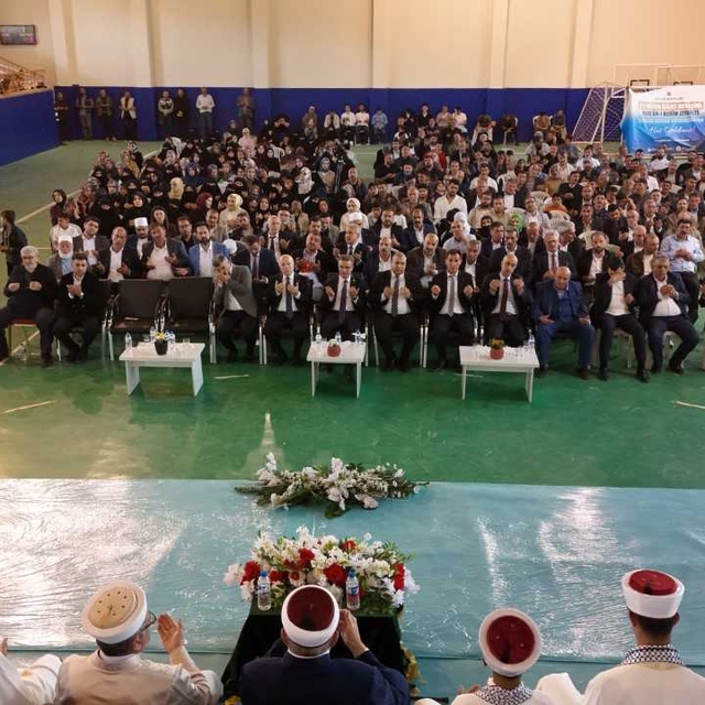 Erzurum'da hafızlığını tamamlayan 111 öğrenci icazet aldı