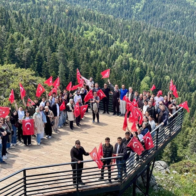 Kastamonu'da gençlik yürüyüşü: Doğanın tadını çıkardılar