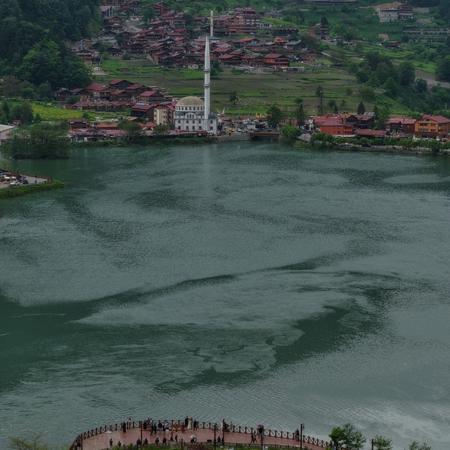 Başkan Genç: "Marjinal bir grup Trabzon turizmini, Trabzon'a gelen turistle...