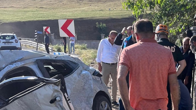 Siirt'te tır ile otomobil çarpıştı: 4 yaralı