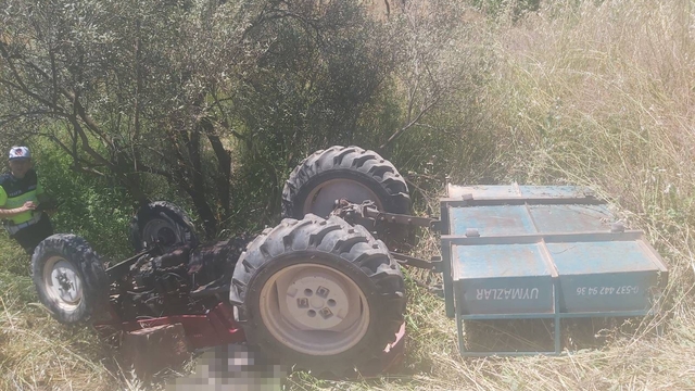 Şarampole düşen traktörünün altında hayatını kaybetti