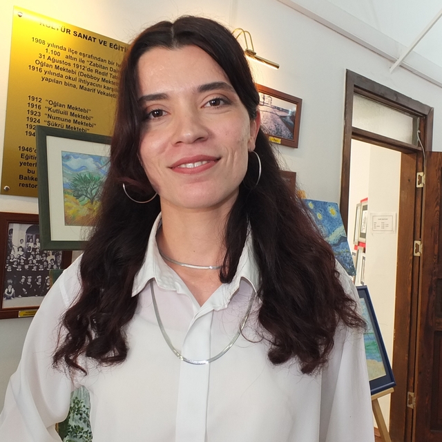 Balıkesir Burhaniye'de kadınların yıl boyu yaptığı resimler görücüye çıktı