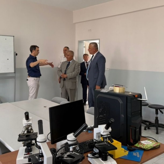 Balıkesir Milli Eğitim Müdürü Kal, Burhaniye'de okulları ziyaret etti