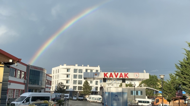 Yağmur sonrası gökkuşağı güzelliği