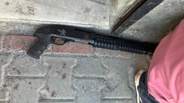 Kula'da tartışma pompalı saldırıyla bitti: 2 yaralı, 2 gözaltı
Kahvehane önündeki saldırı anı kamerada