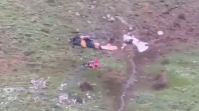 Dağda kalp krizi geçirdi; askeri helikopter ile kurtarıldı (2)