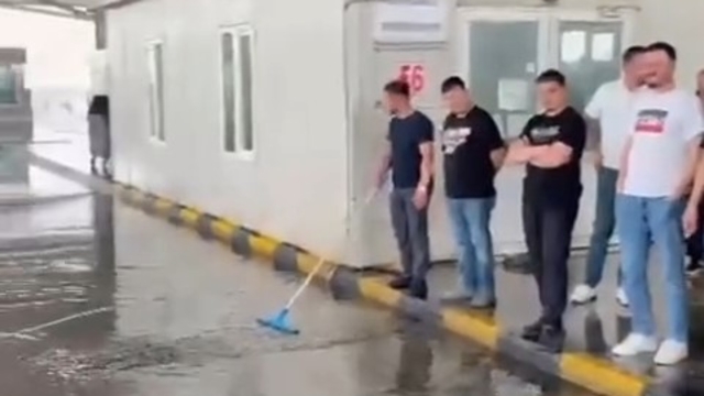 Kapıkule'de yollar göle döndü, tarlalar zarar gördü
Sağanak ve dolu yağışı hayatı olumsuz etkiledi