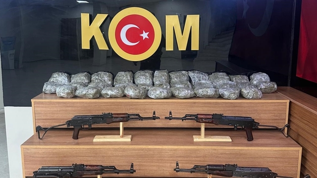 Şanlıurfa'da uyuşturucu operasyonunda yakalanan 2 şüpheli tutuklandı