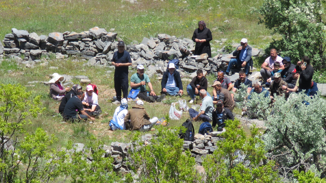 40 yıldır kullanılmayan tarihi yayla yolunu tekrar yürüdüler