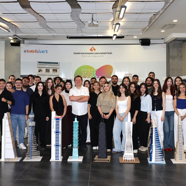 Dünyaca ünlü 22 binaya 'deprem' simülasyonu