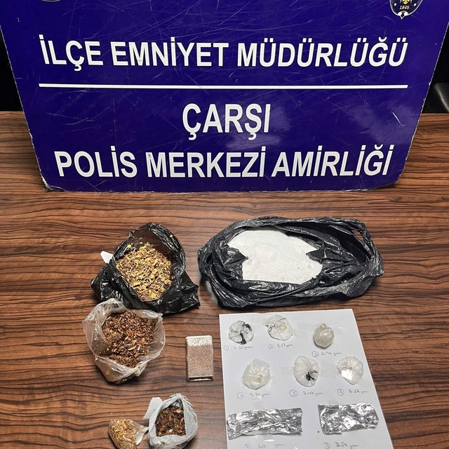 Bursa'da aranan hükümlüler ve uyuşturucu tacirlerine operasyon