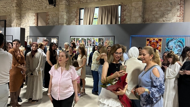 ÇÜ Tekstil ve Moda Tasarımı Bölümü öğrencilerinden mezuniyet sergisi
