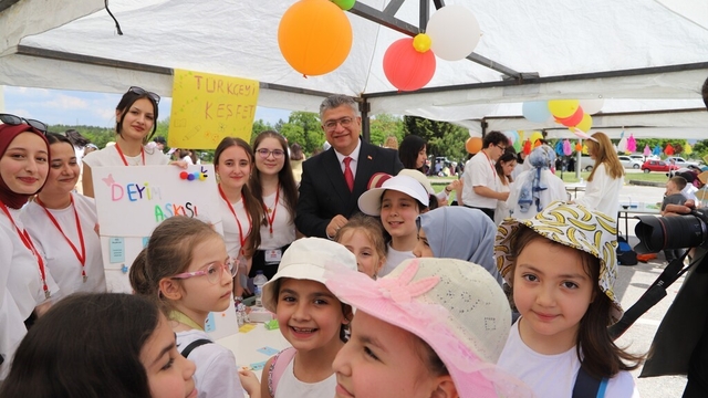 Kütahya'da Çocuk Şenliği coşkusu