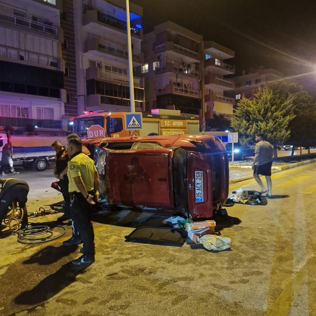 Kuşadası'nda takla atan otomobilin sürücüsü yaralandı