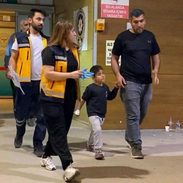 Prize parmağını sokan 4 yaşındaki çocuk akıma kapıldı