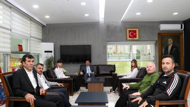 Şampiyon sporculardan Kabakcı'ya ziyaret