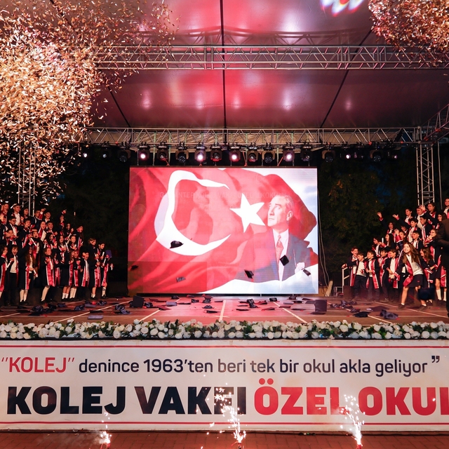 GKV Özel İlkokulu'nda kep heyecanı ve mezuniyet gururu