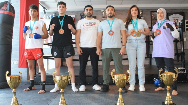 Sivaslı kick boksçular, Dünya Kupası'na damga vurdu
