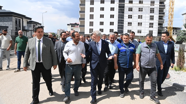 Başkan Görgel: "Elbistan'a 500 milyon liralık yol yatırımı kazandırıyoruz"