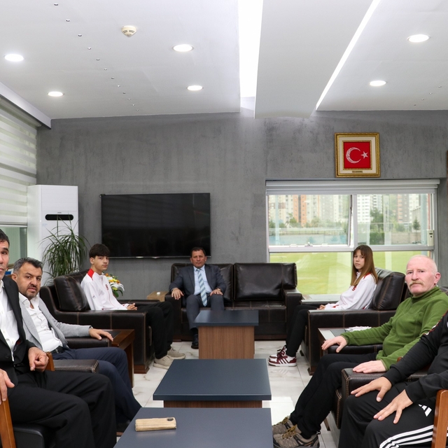 Şampiyon sporculardan Kabakcı'ya ziyaret