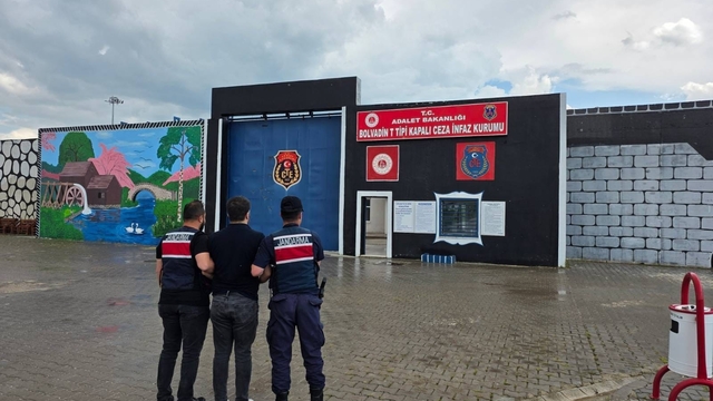 FETÖ'den aranan şahsı jandarma yakaladı