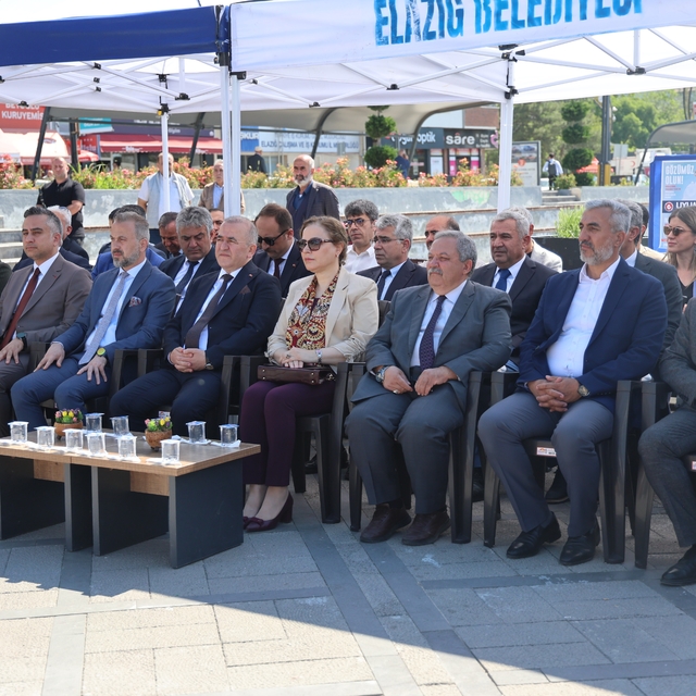 Elazığ'da "Hayat Boyu Öğrenme Şenliği" yoğun katılımla başladı