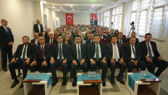 Eski hükümlülere umut olan projeler Niğde'de tanıtıldı
Başsavcı Süren: "Ceza infaz sistemi yalnızca cezanın yerine getirilmesine değil, bireyin yeniden topluma kazandırılmasına amaçlanmaktadır"