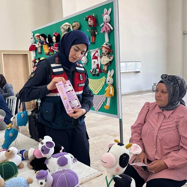 Jandarmanın kadına şiddetle mücadele eğitimleri sürüyor