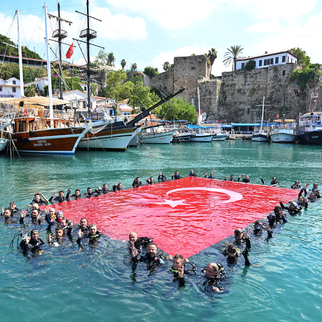 Antalya'da, Kaputaş Plajı'nda sigara yasağı