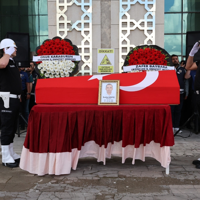 Kanser nedeniyle hayatını kaybeden polis memuru son yolculuğuna uğurlandı