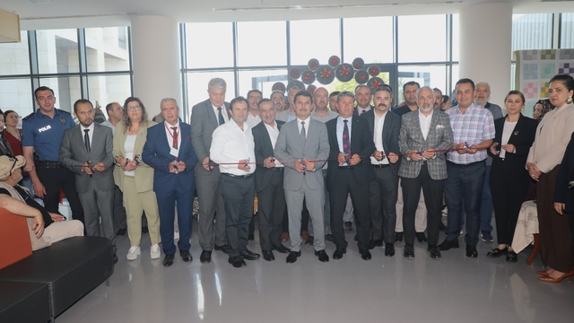 Acıpayam'da halk eğitim kursiyerleri yıl boyunca ürettiklerini sergiledi